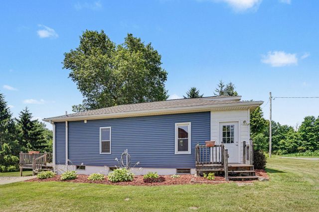 2432 111th Avenue, Trowbridge Twp, MI 49010