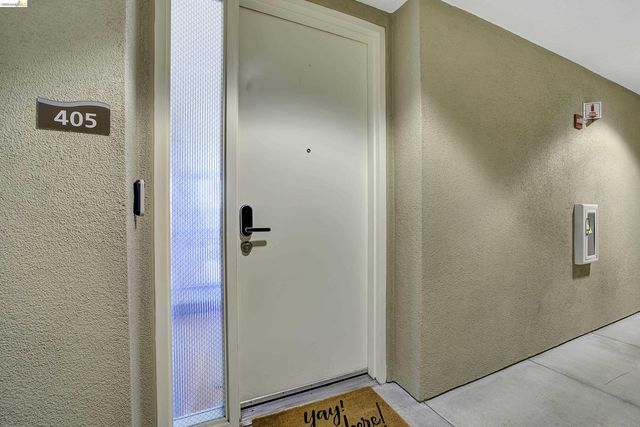 3090 Glascock St 405, Oakland, CA 94601