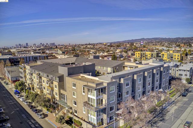 3090 Glascock St 405, Oakland, CA 94601