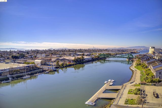 3090 Glascock St 405, Oakland, CA 94601