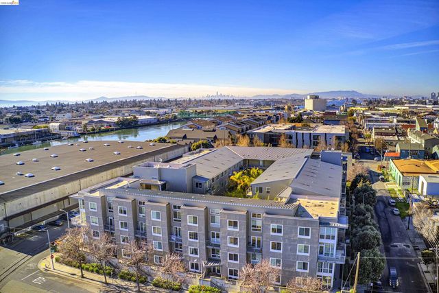 3090 Glascock St 405, Oakland, CA 94601