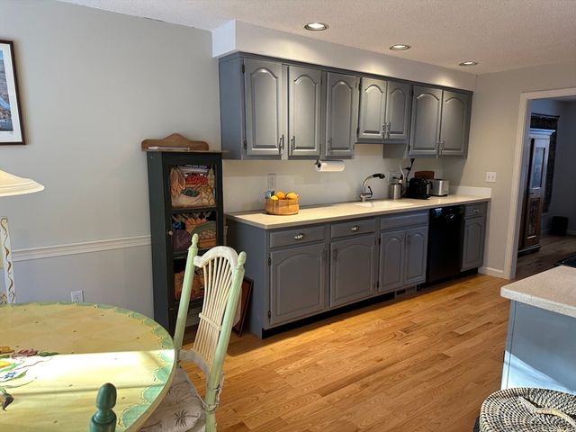 6 Greystone 6, Middleton, MA 01949