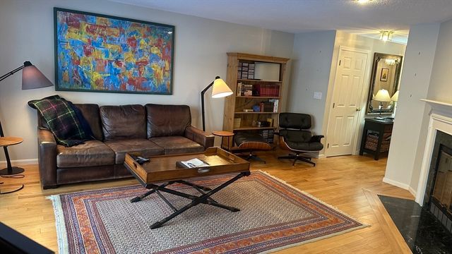 6 Greystone 6, Middleton, MA 01949