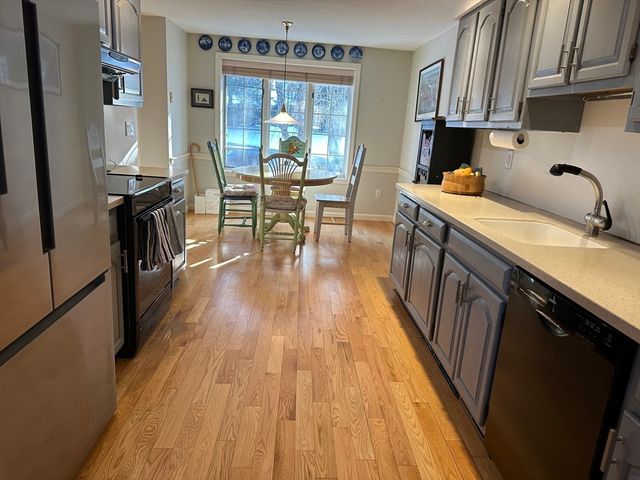 6 Greystone 6, Middleton, MA 01949