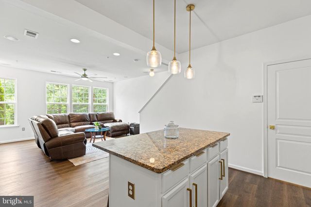 14842 MASON CREEK CIR, Woodbridge, VA 22191