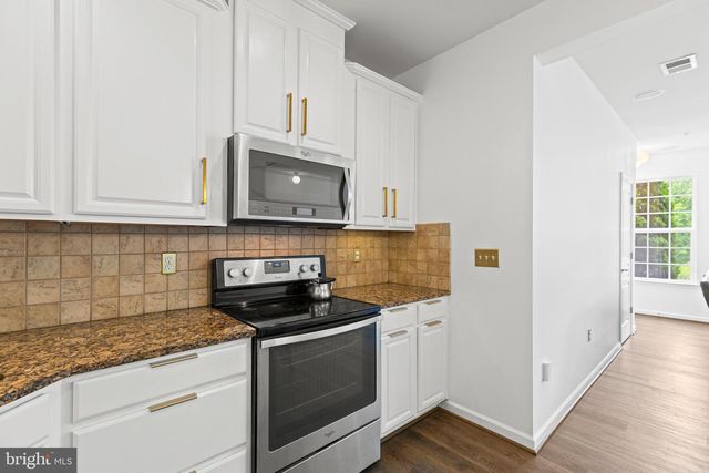 14842 MASON CREEK CIR, Woodbridge, VA 22191