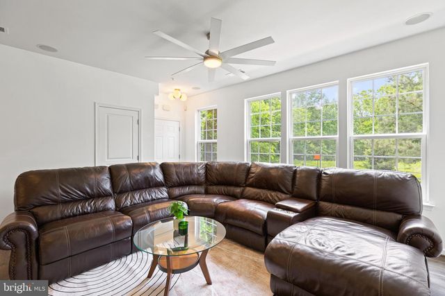 14842 MASON CREEK CIR, Woodbridge, VA 22191