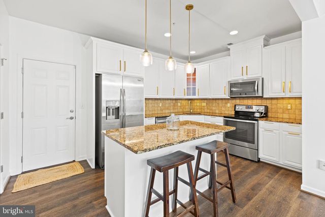 14842 MASON CREEK CIR, Woodbridge, VA 22191