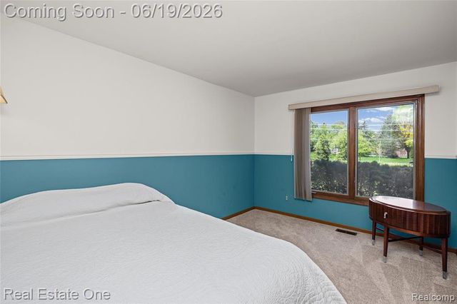 25550 Wixom Road, Novi, MI 48374