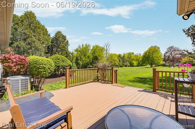 25550 Wixom Road, Novi, MI 48374