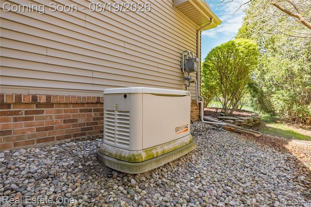25550 Wixom Road, Novi, MI 48374