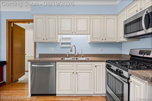 25550 Wixom Road, Novi, MI 48374
