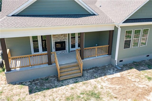 283 Lawnes Neck DR, Smithfield, VA 23430