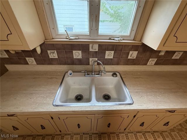 4902 E 109th Street, Garfield Heights, OH 44125