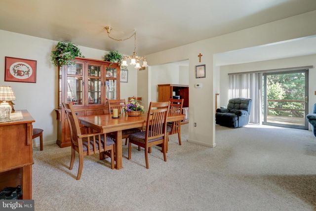 450 STONEGATE CT, Millersville, PA 17551