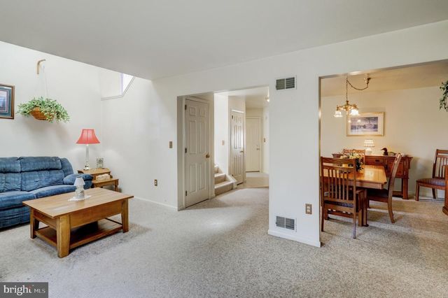 450 STONEGATE CT, Millersville, PA 17551