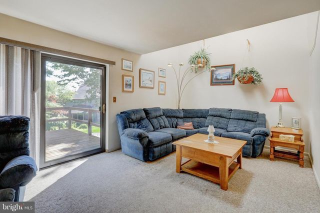 450 STONEGATE CT, Millersville, PA 17551