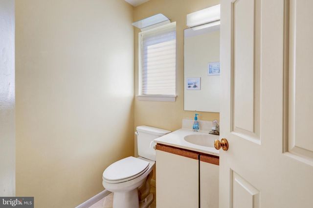 450 STONEGATE CT, Millersville, PA 17551