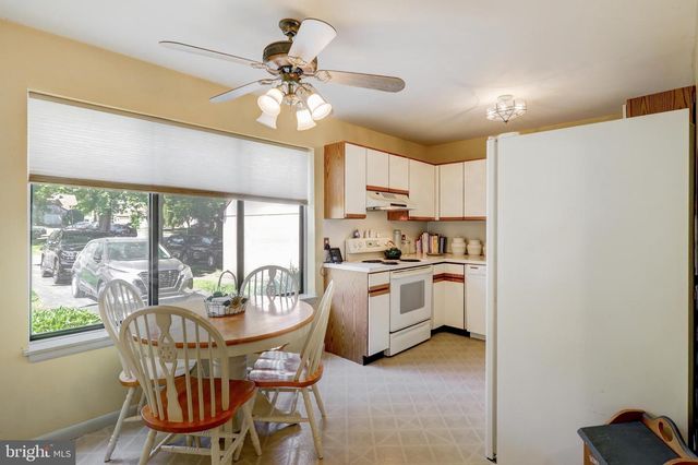 450 STONEGATE CT, Millersville, PA 17551