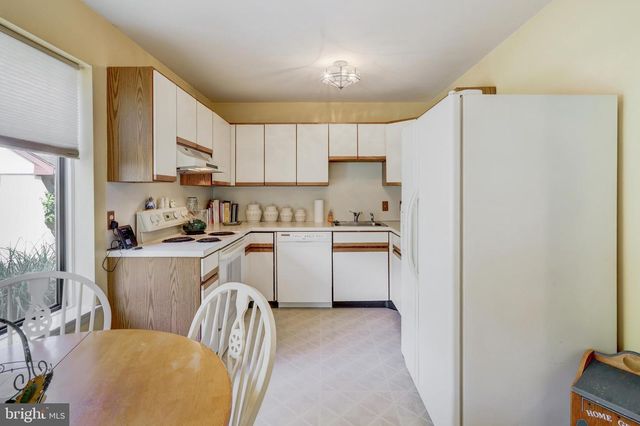 450 STONEGATE CT, Millersville, PA 17551