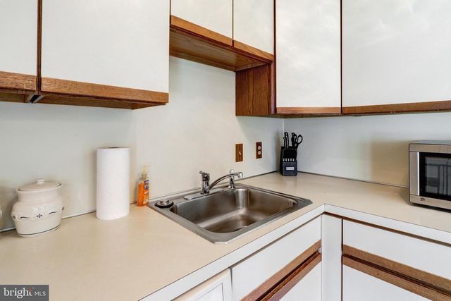 450 STONEGATE CT, Millersville, PA 17551