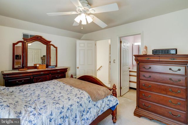 450 STONEGATE CT, Millersville, PA 17551