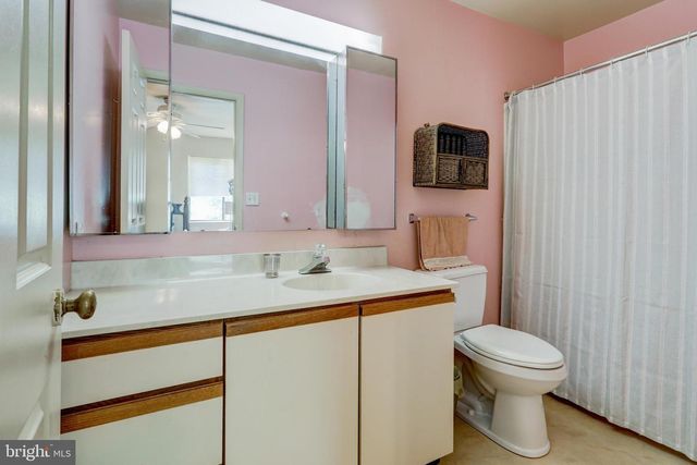450 STONEGATE CT, Millersville, PA 17551