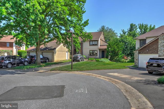 450 STONEGATE CT, Millersville, PA 17551