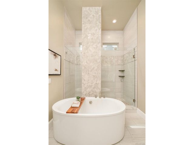 7056 E Lake Cir, Centennial, CO 80111