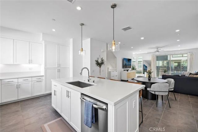 162 Placemark, Irvine, CA 92614