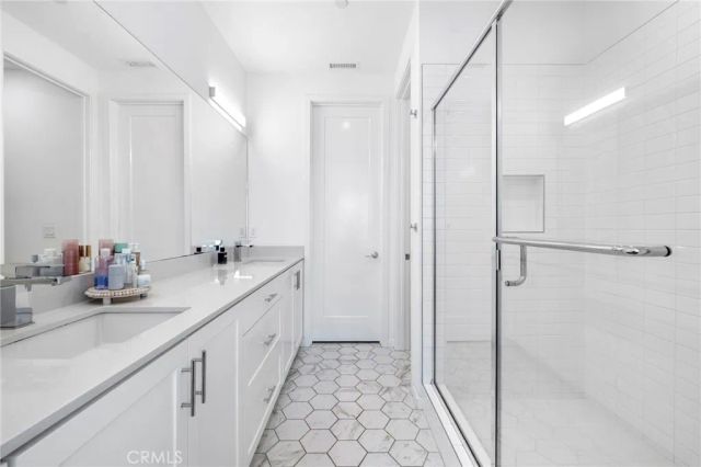 162 Placemark, Irvine, CA 92614