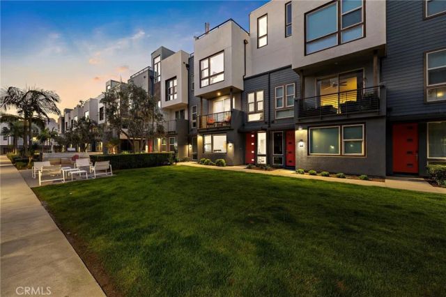 162 Placemark, Irvine, CA 92614