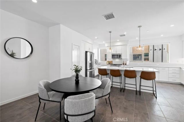 162 Placemark, Irvine, CA 92614