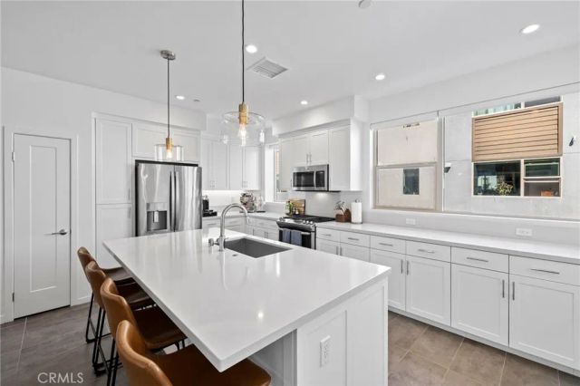 162 Placemark, Irvine, CA 92614