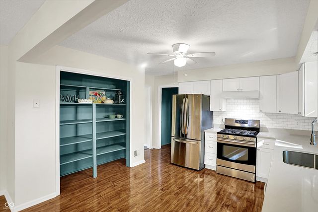 1331 Echo Bend Street, Greenwood, IN 46142