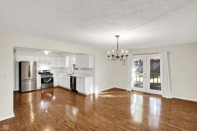 1331 Echo Bend Street, Greenwood, IN 46142