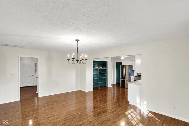 1331 Echo Bend Street, Greenwood, IN 46142