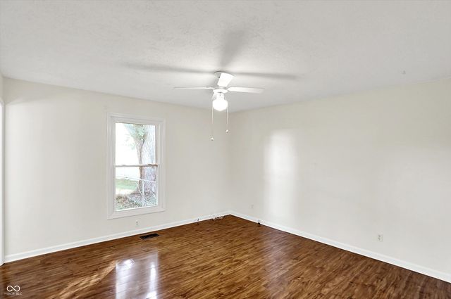 1331 Echo Bend Street, Greenwood, IN 46142