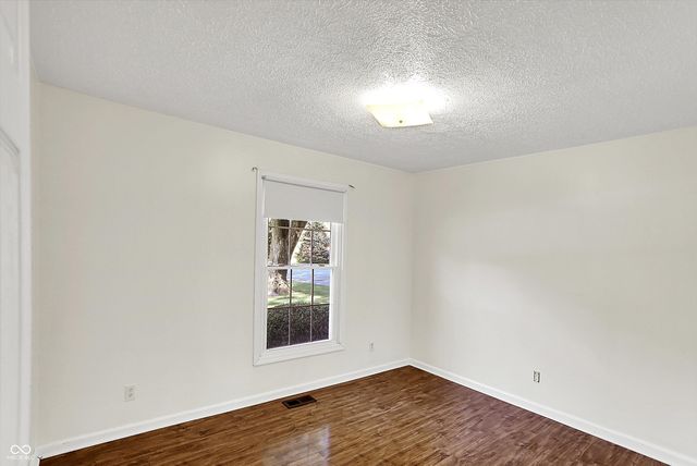 1331 Echo Bend Street, Greenwood, IN 46142