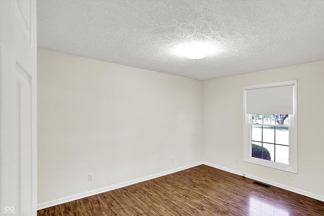 1331 Echo Bend Street, Greenwood, IN 46142