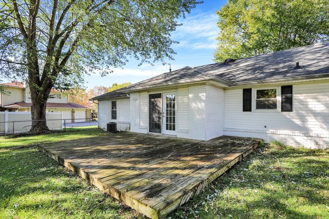 1331 Echo Bend Street, Greenwood, IN 46142