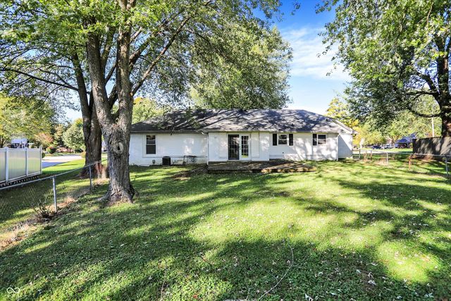 1331 Echo Bend Street, Greenwood, IN 46142