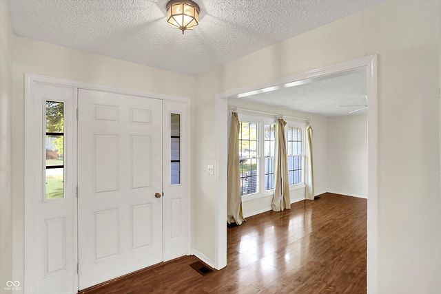 1331 Echo Bend Street, Greenwood, IN 46142