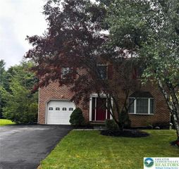 2071 Pleasant Drive, Lower Saucon Twp, PA 18015