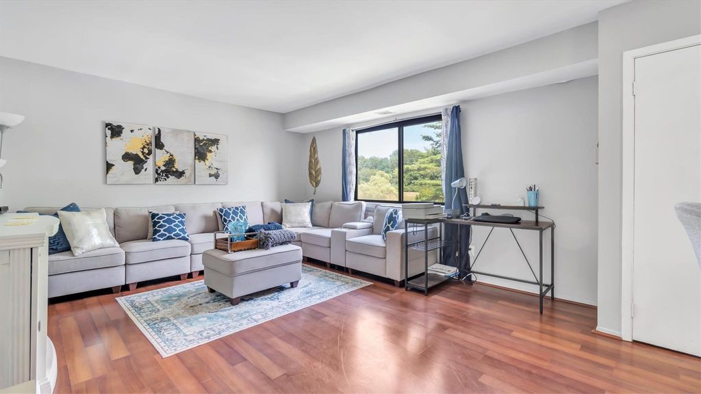224 Pointe Circle N 224, Coram, NY 11727