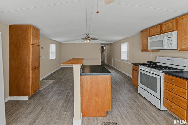 5219 US Hwy 50 Avenue, Salem, IL 62881