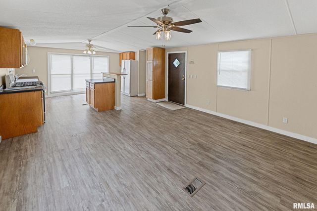 5219 US Hwy 50 Avenue, Salem, IL 62881