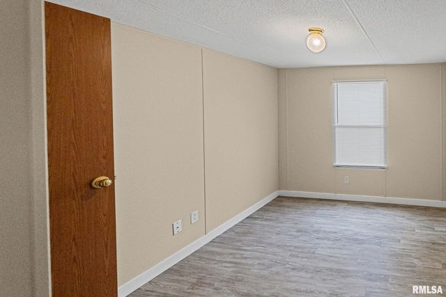 5219 US Hwy 50 Avenue, Salem, IL 62881