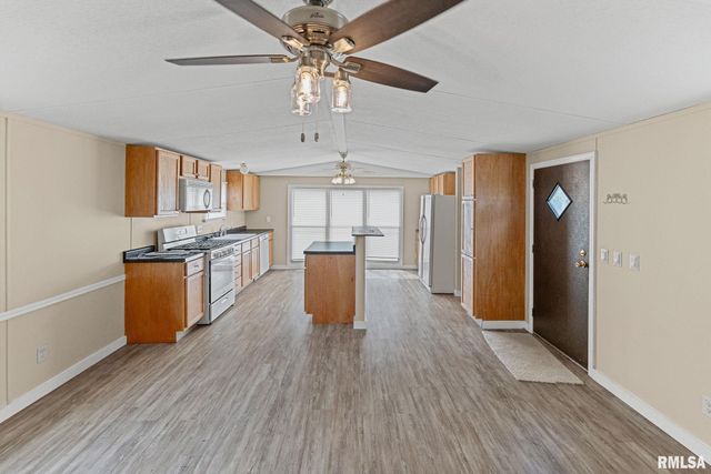 5219 US Hwy 50 Avenue, Salem, IL 62881