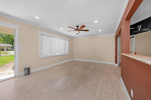 111 NW Sotir Street, Fort Walton Beach, FL 32548